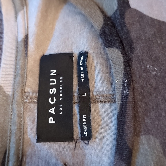 Pacsun| Green Camo Print Distressed Short Sleeve Crew Neck T-shirt Long Fit - Picture 12 of 14